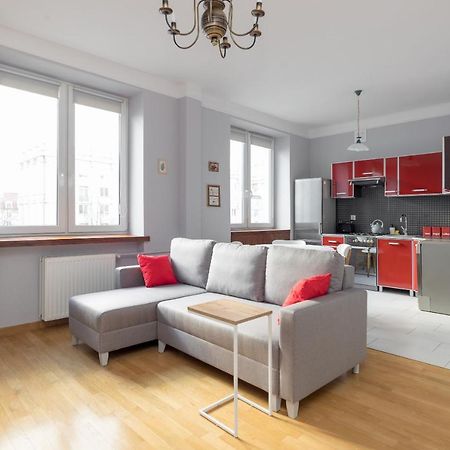 Metro Raclawicka Red Apartment Warsaw Exterior photo