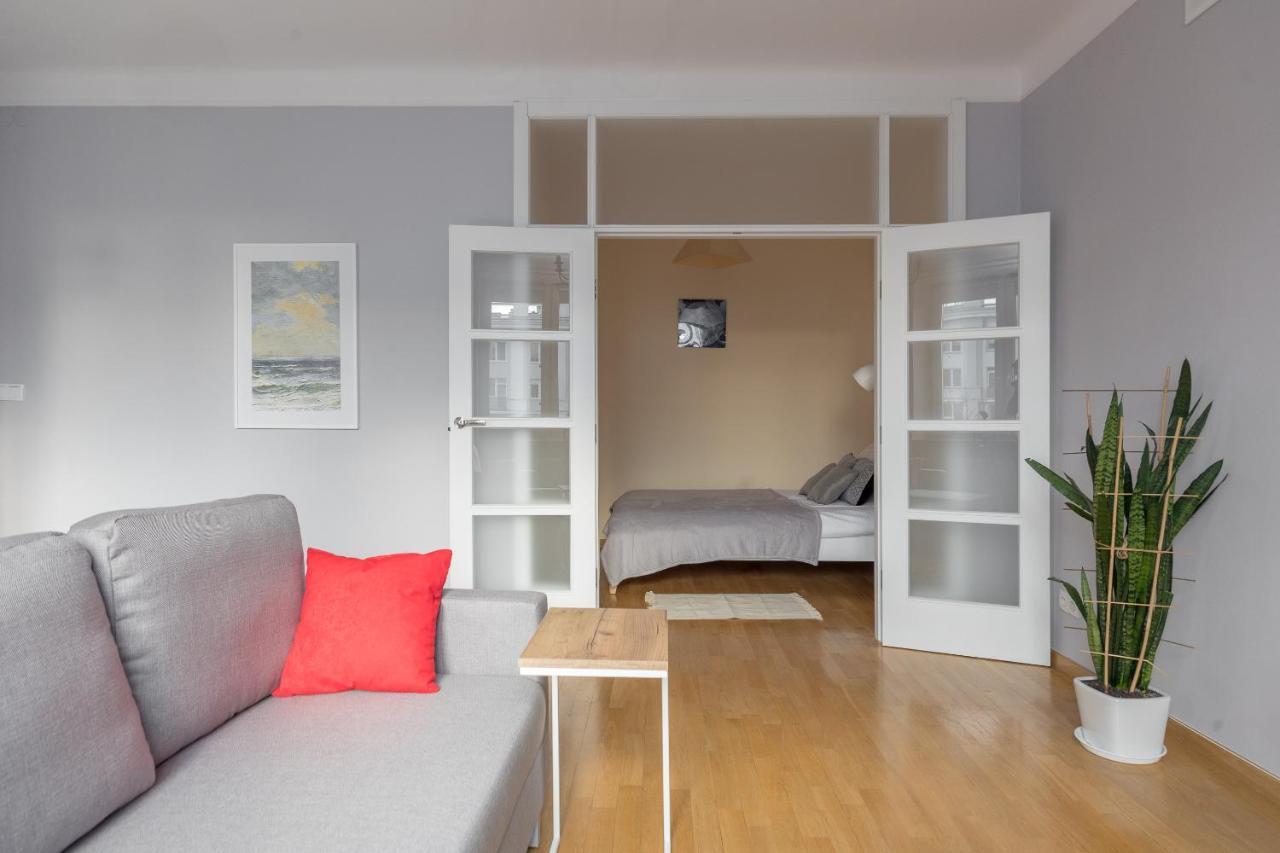 Metro Raclawicka Red Apartment Warsaw Exterior photo